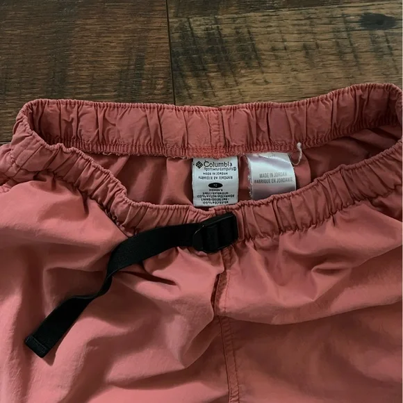 Women’s Columbia Hiking Shorts - Picture 3 of 4
